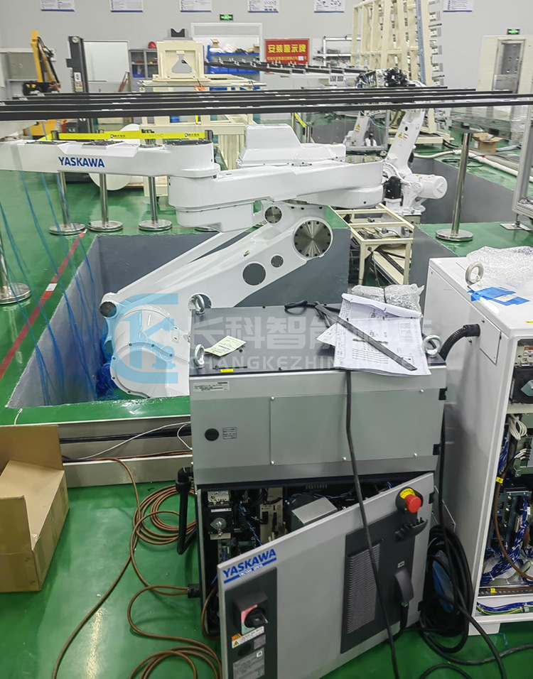 安川顯示面板上下料機器人集成